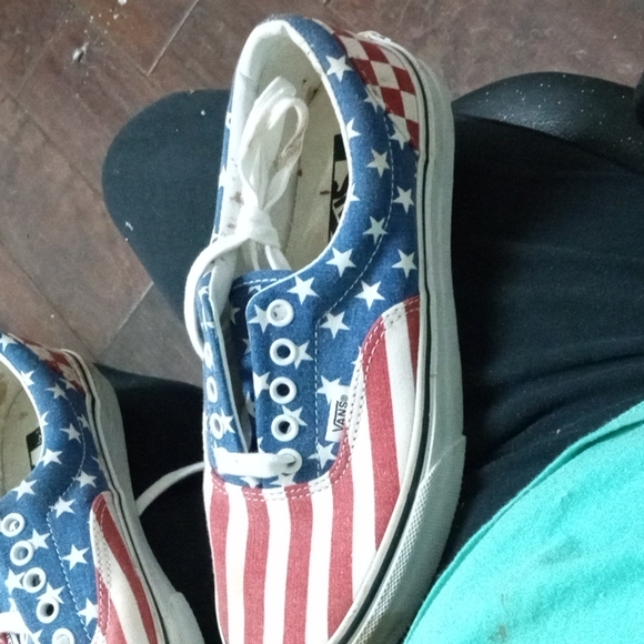 Selling vans - Picture 3 of 3